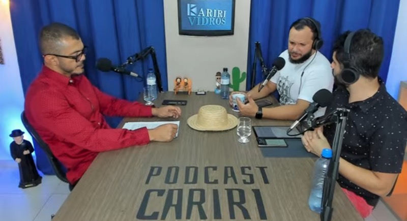 Confira ao vivo o Secretário de Turismo e Romarias de Juazeiro do Norte, Padre Paulo, no Podcast Cariri