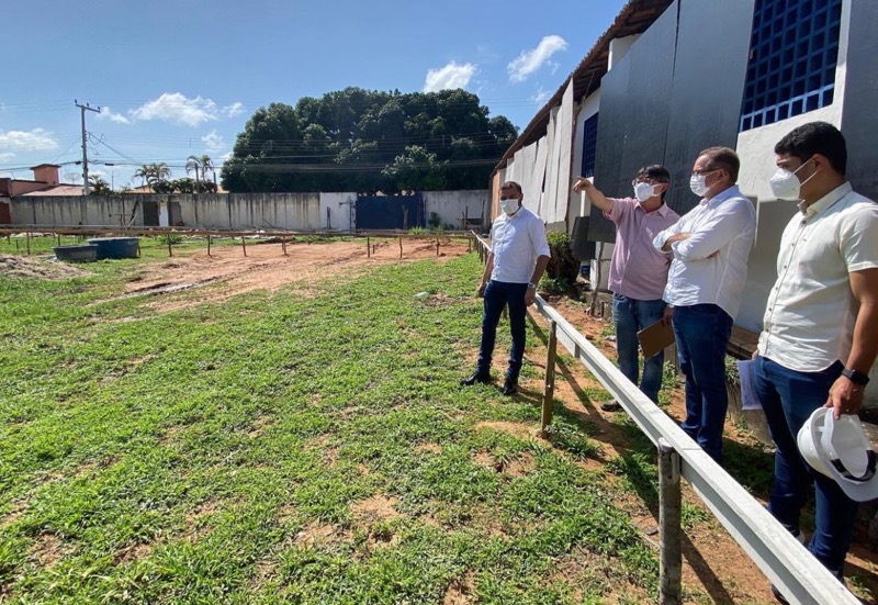 Zé Ailton visita obras da UPA animal do Crato, a primeira do Cariri