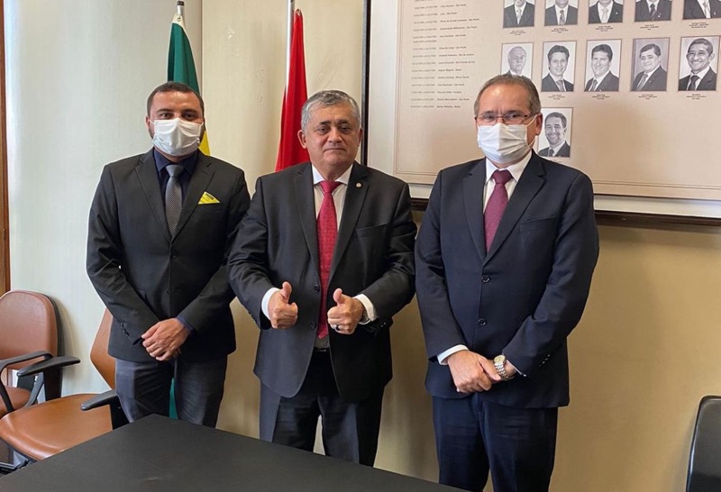 Em Brasília, Zé Ailton conversa com deputados e tenta destravar recursos para o Crato