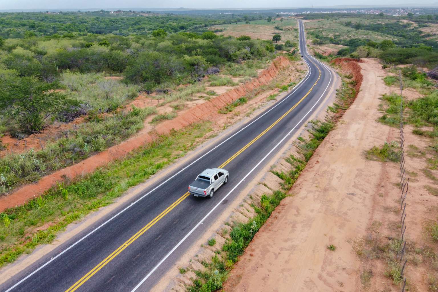Com 51 km, nova estrada entre Quiterianópolis e Parambu melhora conexões no Sertão dos Inhamuns