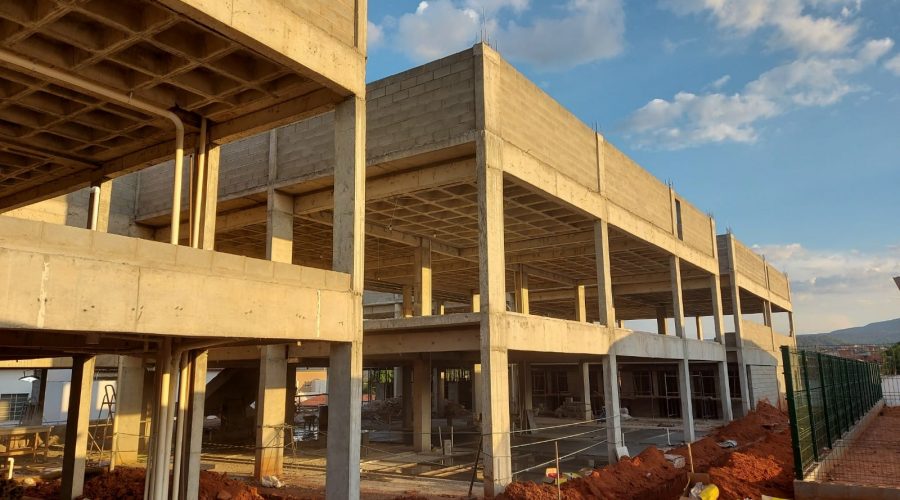Prédio da Clínica Escola da Faculdade de Medicina, em Barbalha, deve ser concluído em julho de 2022