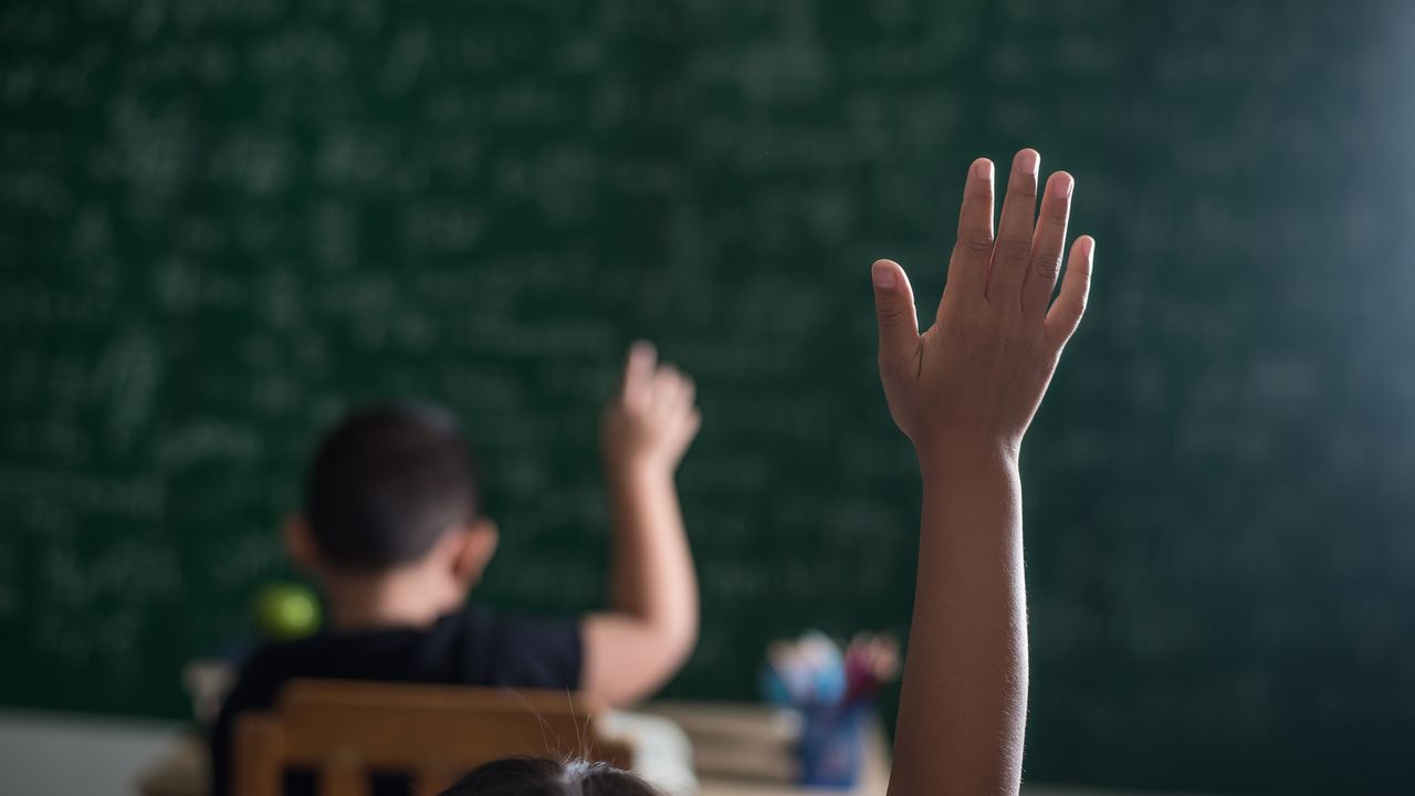CEE firma acordo com AEPC para agilizar regularização de escolas privadas do Cariri