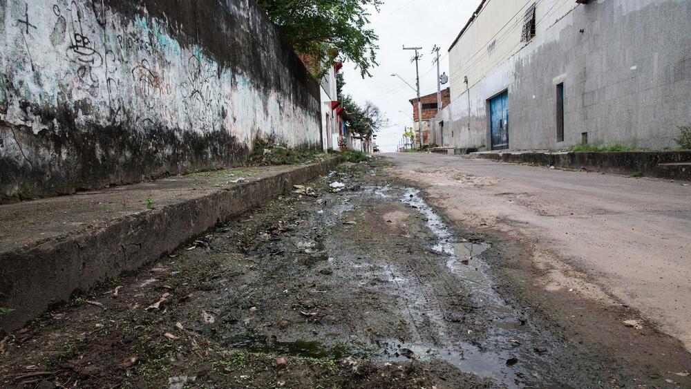 Três em cada dez domicílios no país não contam com rede de esgoto