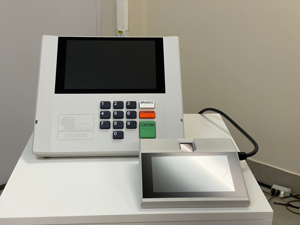 Ceará recebe 1.300 urnas eletrônicas com novo modelo para as eleições de 2022