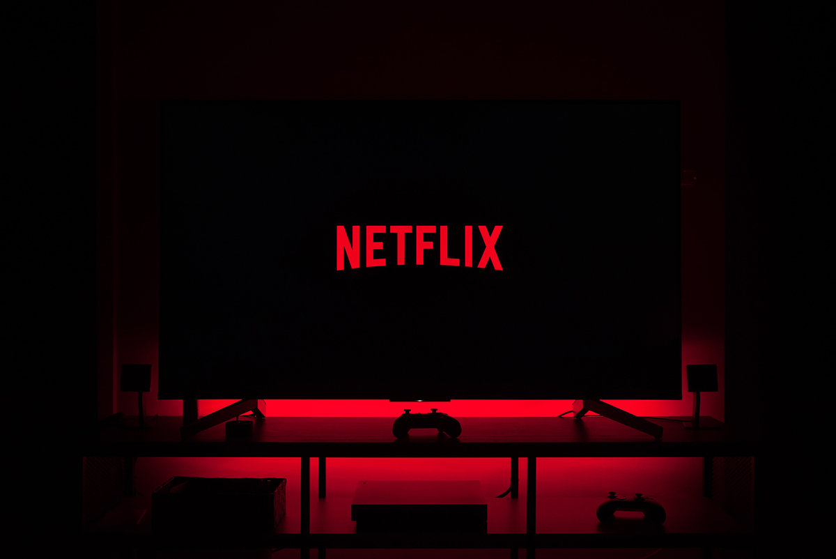Netflix vai cobrar taxa extra de quem ‘empresta’ conta para amigos