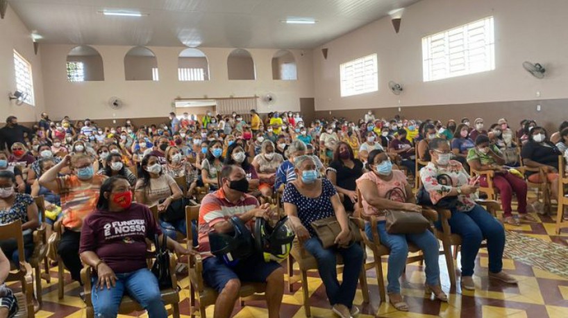 Professores de Barbalha discutem greve por atraso em reajuste salarial