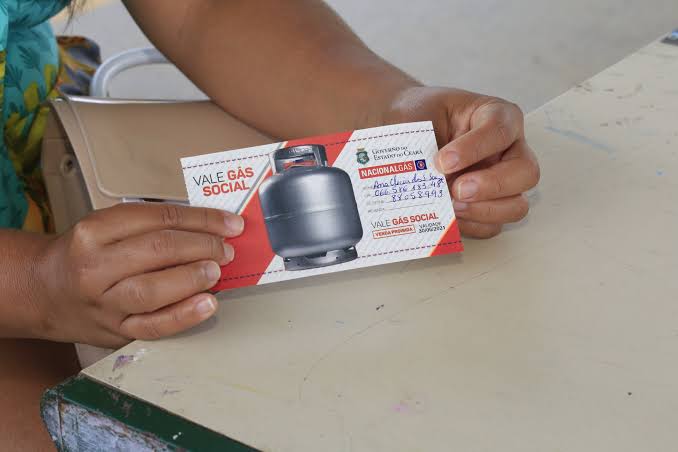 Prefeitura do Crato inicia entrega dos tíquetes do 1º lote de 2022 do Programa Vale Gás Social