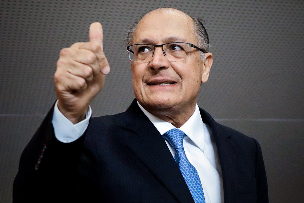 Ex-governador de SP Geraldo Alckmin se filia ao PSB e abre caminho para chapa com Lula