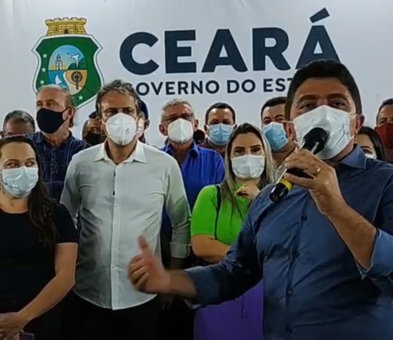 Em Assaré, Camilo é recebido por Libório e assina ordem de serviço da estrada do Patativa