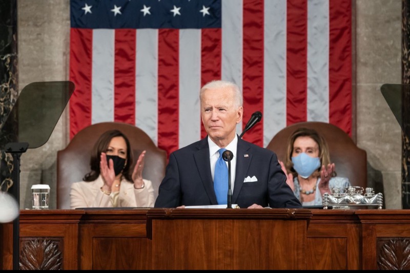 Biden diz que Putin avalia uso de armas químicas na Ucrânia