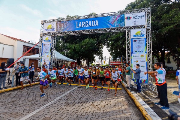 Mais de mil competidores participam da Meia Maratona Padre Cícero