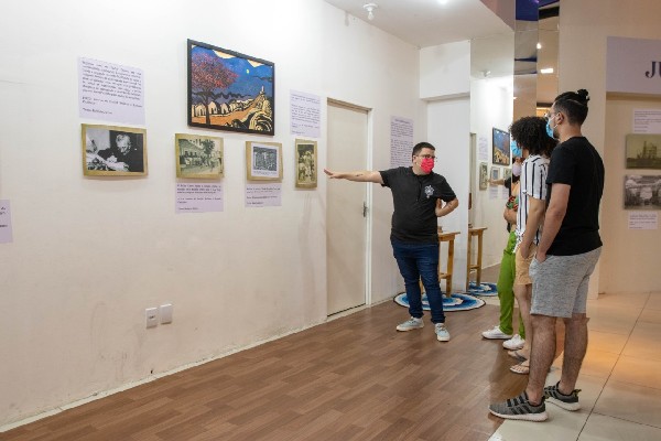 Exposição “Imagens de fé e trabalho: Juazeiro, Padre Cícero e o Tempo” é aberta