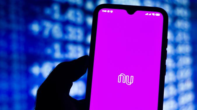 Usuários do Nubank reclamam de instabilidade do aplicativo nesta sexta-feira (4)