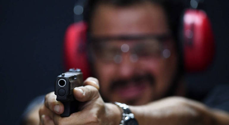 Senadores marcam reunião para debater projeto das armas