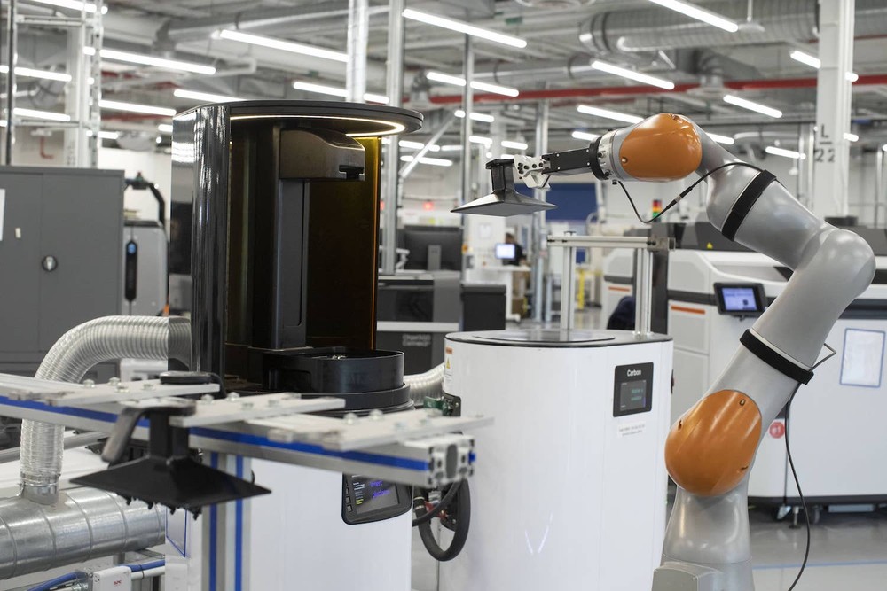 Robôs da Ford estão operando impressoras 3D sem ajuda de humanos
