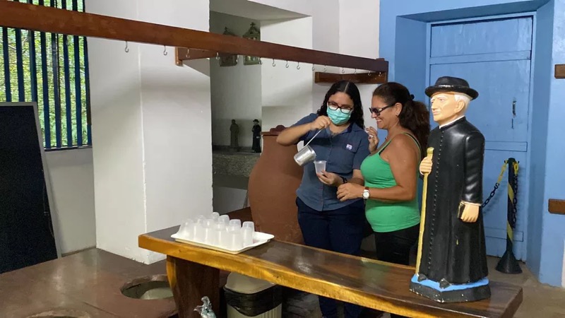 Casarão do Horto, em Juazeiro do Norte, retoma tradição de ‘beber água no pote do Padre Cícero’