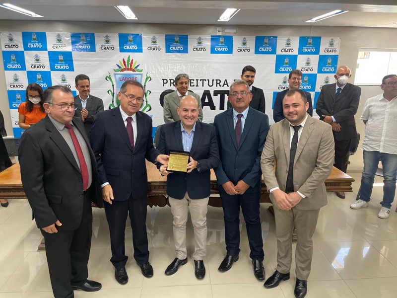 Roberto Cláudio recebe título de cidadania cratense: “muito honrado”