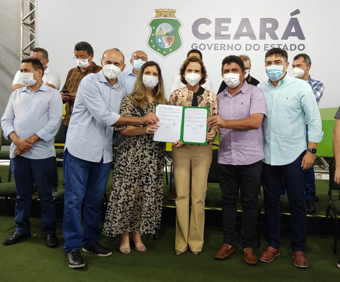 Assaré assina termo de cooperação para regularização fundiária