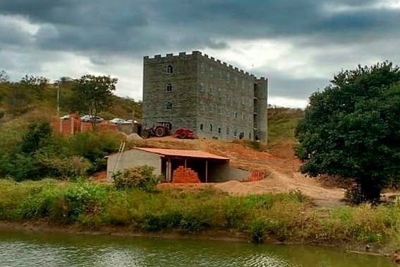 Após ação do MPCE, Justiça suspende obras de hotel “Castello Cariri” por causar danos ambientais em Caririaçu
