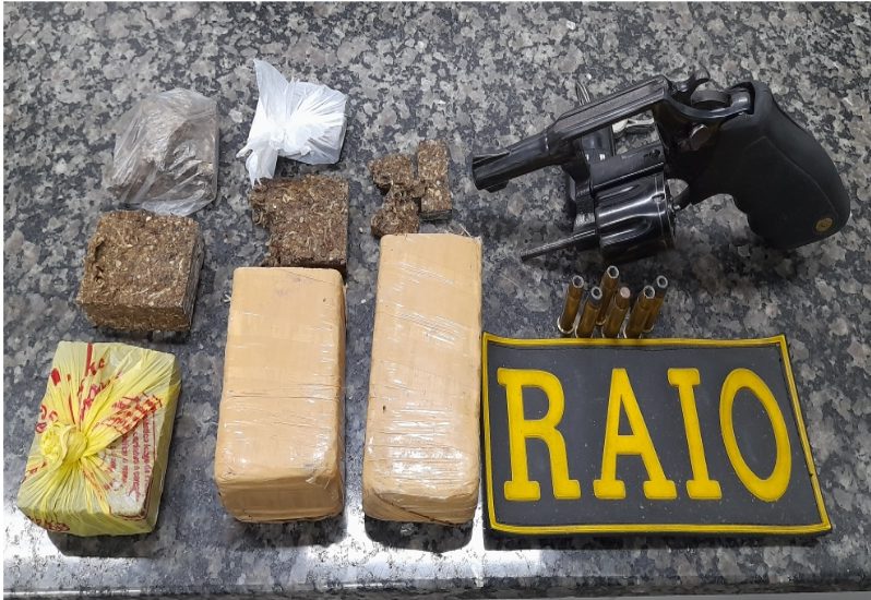 Crato: adolescente de 15 anos é apreendida após ser flagrada com arma e droga
