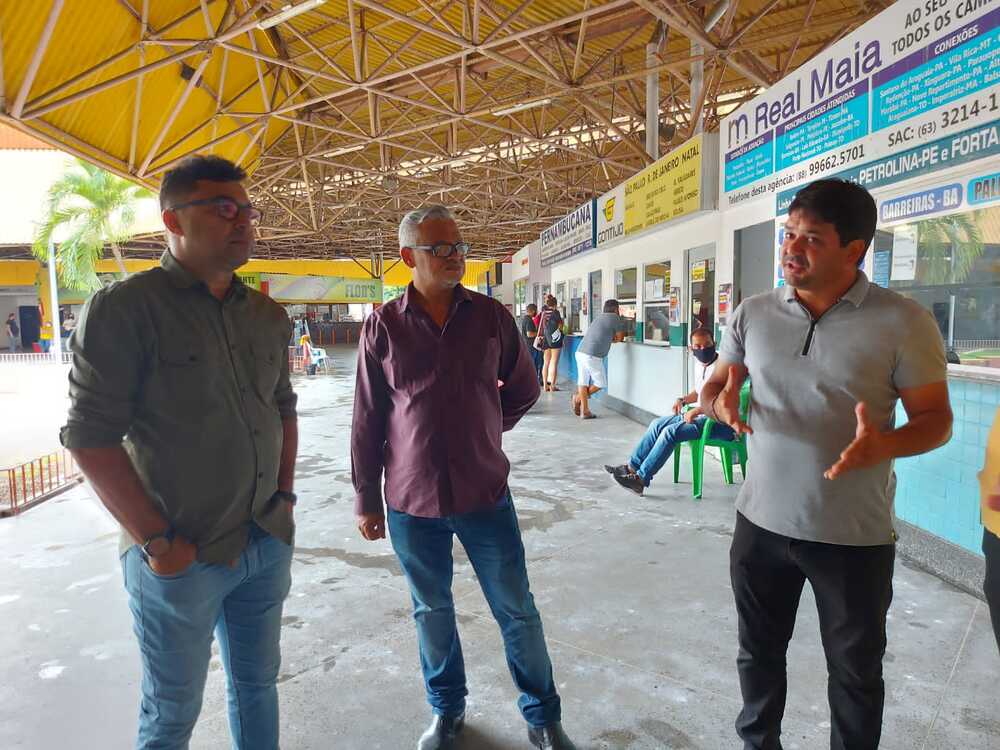 Presidente da Câmara Municipal Bilinha e o Secretário Diogo Machado visitam à rodoviária