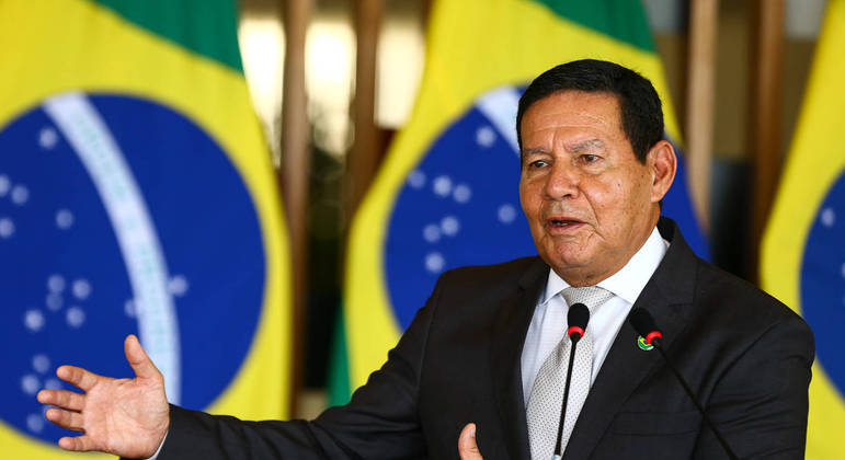 ‘Apurar o quê? Os caras já morreram’, diz Mourão sobre relatos de tortura na ditadura