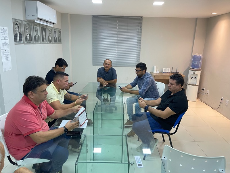 Darlan Lobo, Capitão Vieira e Beto Primo reassumem mandatos após seis meses afastados; veja o que eles falaram