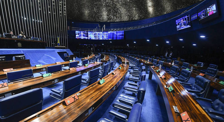 Partidos aguardam TSE definir se chapas podem ter mais de um candidato ao Senado