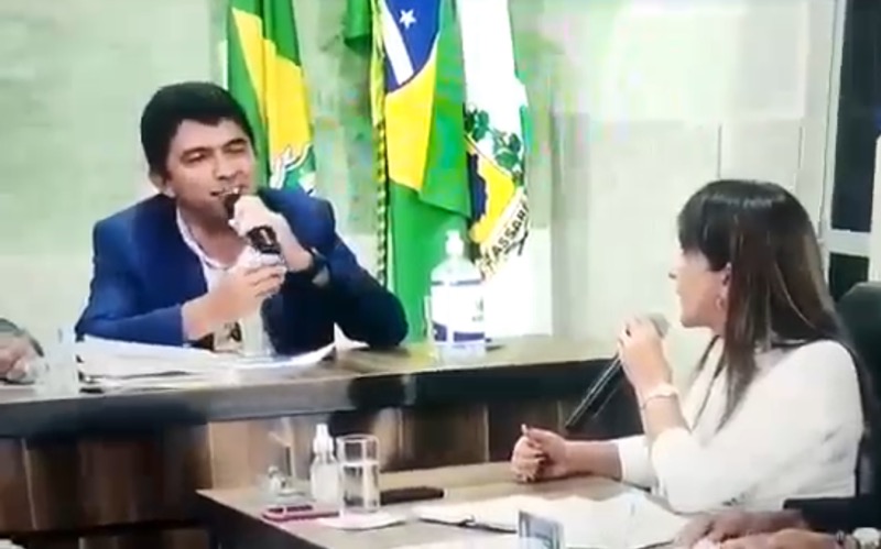 “Explique por que sonegou impostos dos garis e professores do município “, questiona Libório a ex-prefeita interina de Assaré