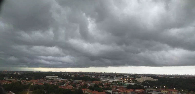 Fortaleza, na faixa litorânea, deve registrar chuvas nesta segunda. — Foto: Gioras Xerez/Arquivo Pessoal