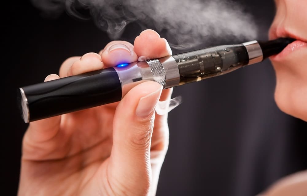 Otorrinolaringologista Natália Couto faz alerta sobre os riscos do uso de vapers