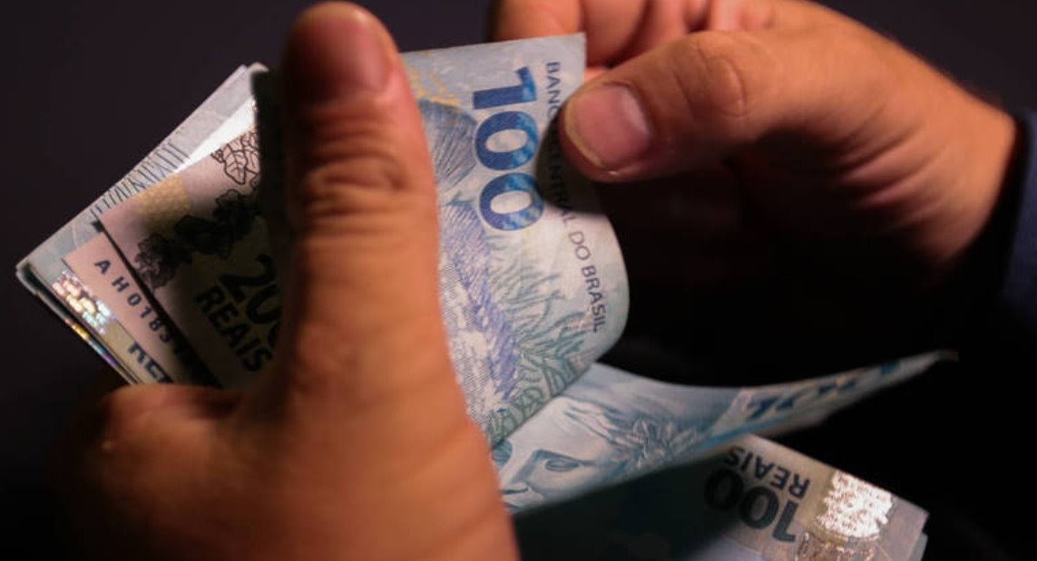 Senado aprova Auxílio Brasil com valor mínimo permanente de R$ 400