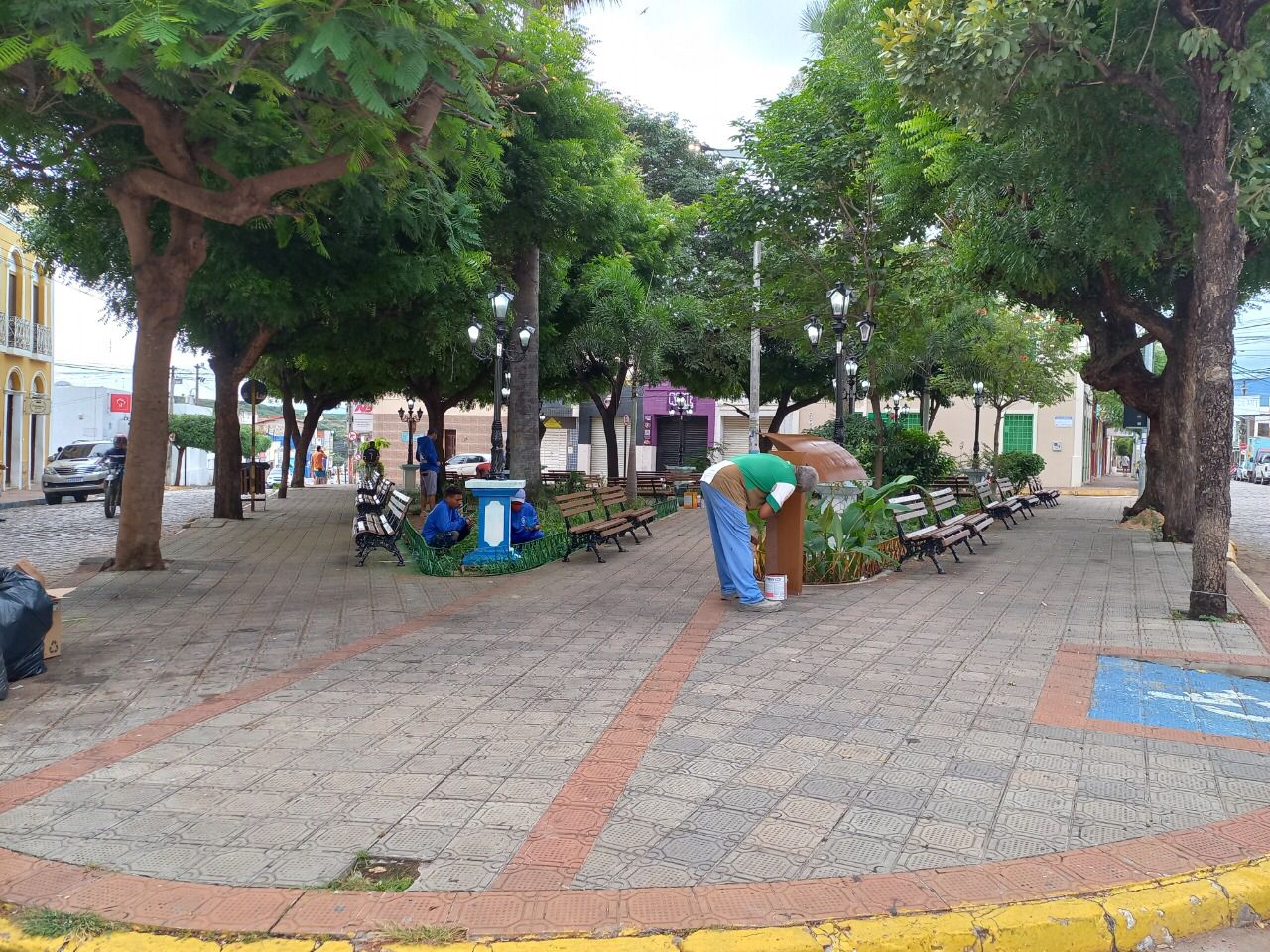 Barbalha: força-tarefa faz limpeza das ruas que receberão Festa de Santo Antônio