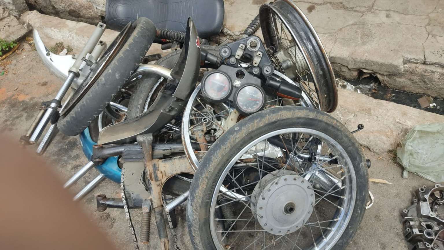 Trio é preso por desmanche de motos em Juazeiro do Norte