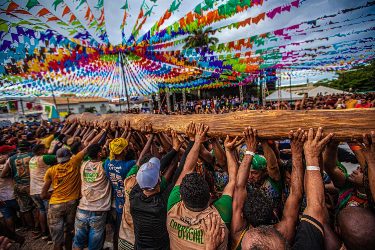 Mais de 170 mil pessoas participaram do cortejo do Pau da Bandeira em Barbalha