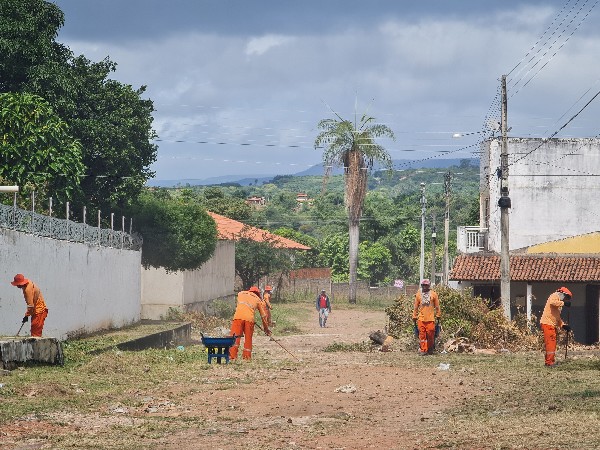 Prefeitura do Crato intensifica mutirões de limpeza nos bairros