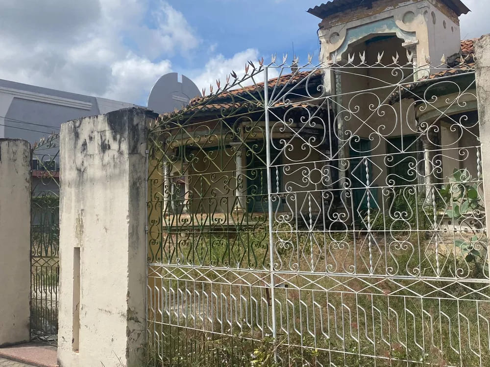 Polícia investiga se corpo encontrado em casarão abandonado é de garoto desaparecido em Juazeiro