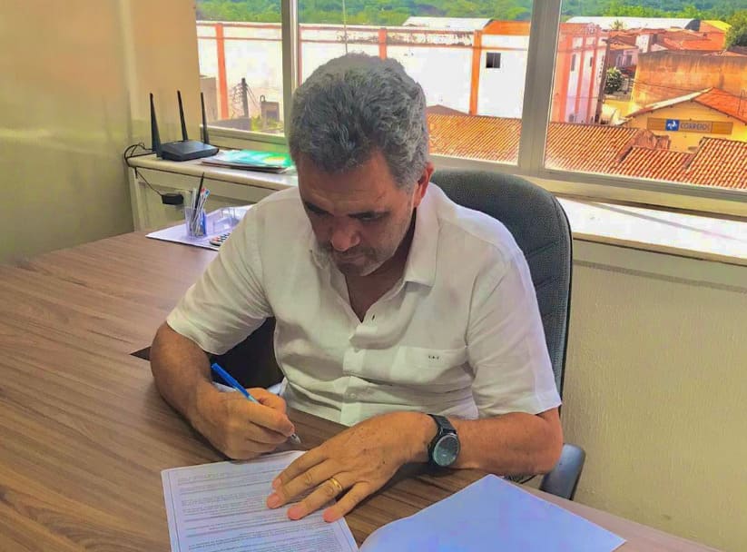 Farias Brito: Deda anuncia projeto para capacitar servidores municipais