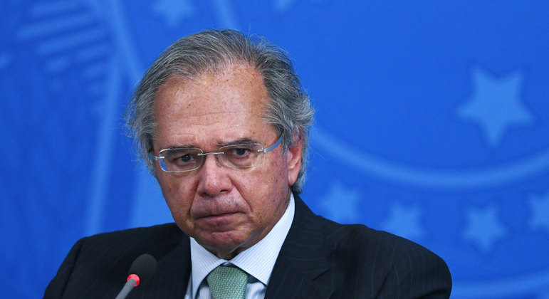 Se reeleito, Bolsonaro vai privatizar Petrobras, diz Guedes