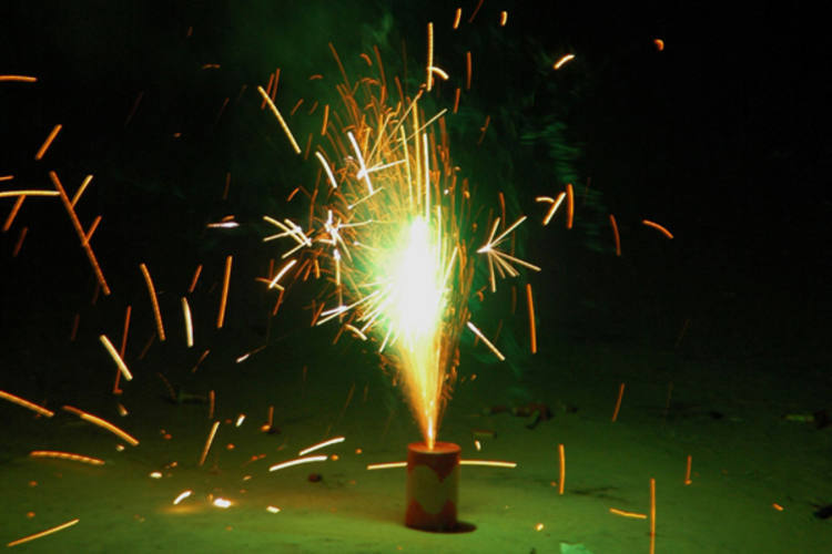 Corpo de Bombeiros orienta sobre cuidados com fogos durante os festejos juninos