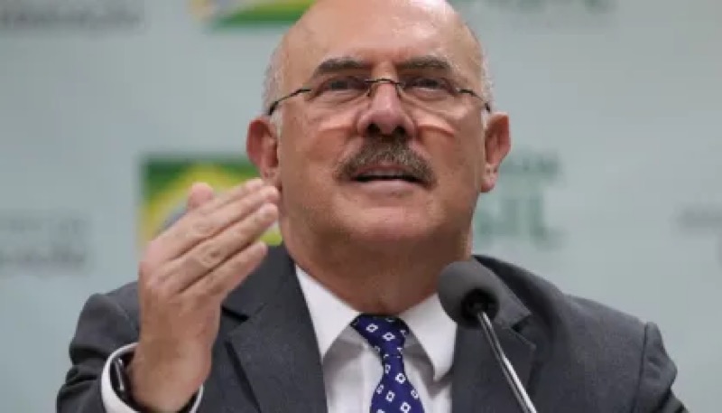 Ex-ministro Milton Ribeiro é preso em operação da PF