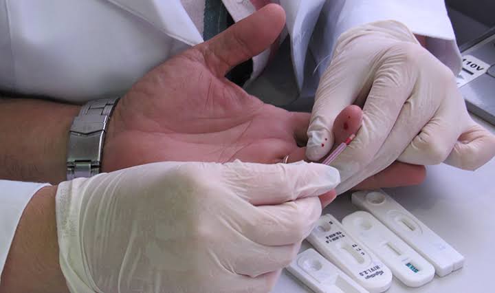 Covid-19: país registra 10,6 mil casos e 55 mortes em 24 horas
