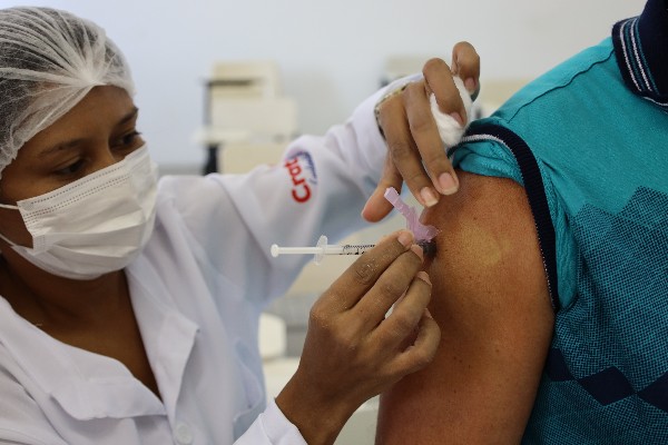 Crato realiza aplicação do segundo reforço contra a Covid-19 nesta quarta-feira, 29