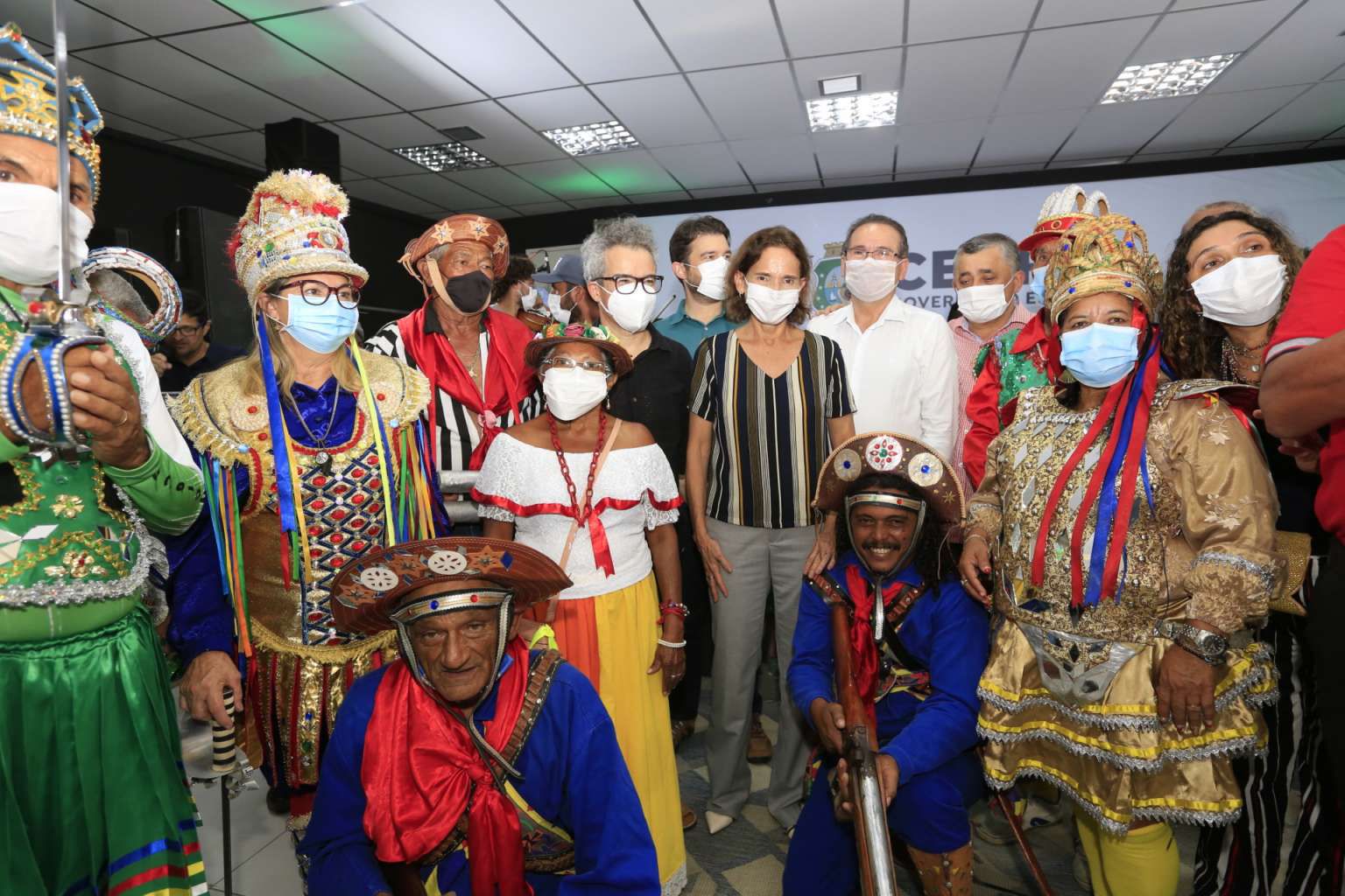 No Crato, Izolda sanciona Lei que amplia número de Mestres da Cultura no Ceará