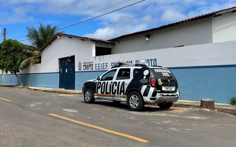 Criminosos pulam muro de escola e furtam alimentos no Crato
