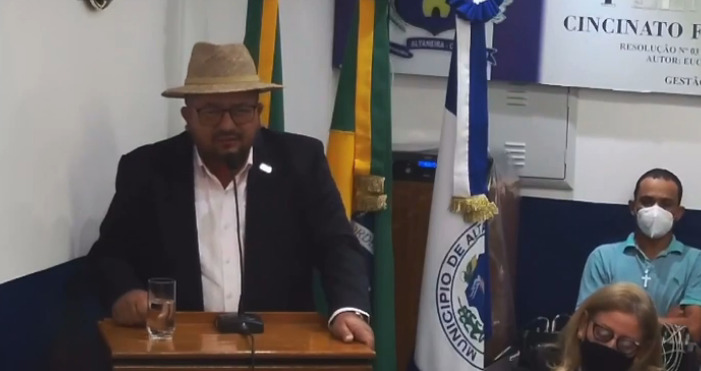 Alvo de operação da Polícia Civil, prefeito Altaneira alerta opositores: “Quem me desafiar vai receber o troco”