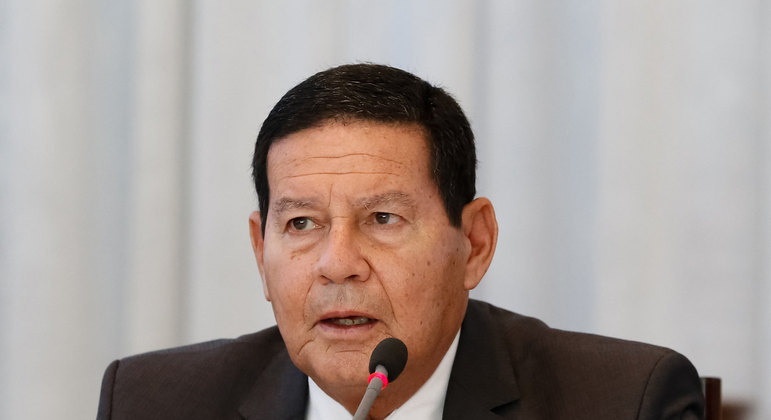 Mourão lança vaquinha virtual para bancar candidatura ao Senado