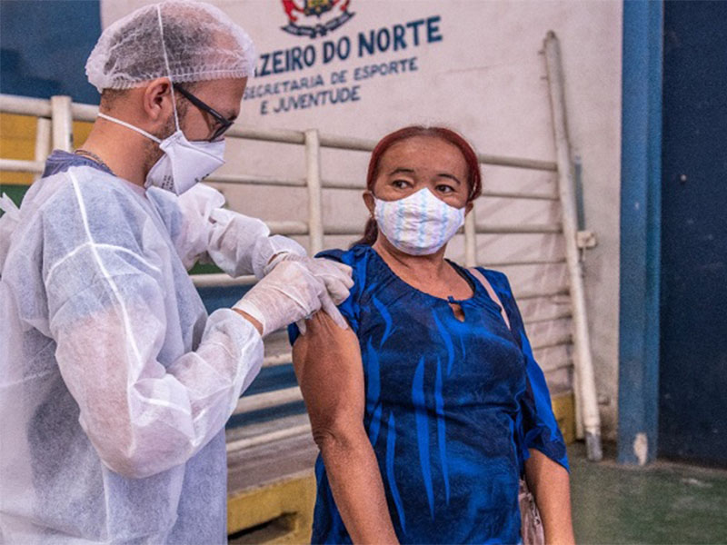 Juazeiro do Norte realiza mutirão de vacinação contra a Covid-19, nesta sexta-feira 1°