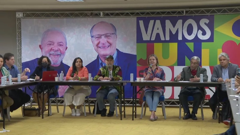 Sem a presença de Lula, PT lança oficialmente candidatura à Presidência