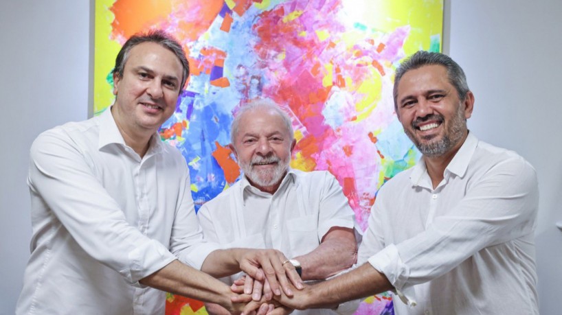 Elmano é anunciado candidato a governador pelo PT, ao lado de Lula e Camilo